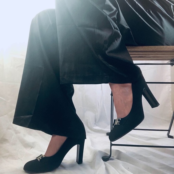 Wide leg satin pants. - Picture 4 of 14